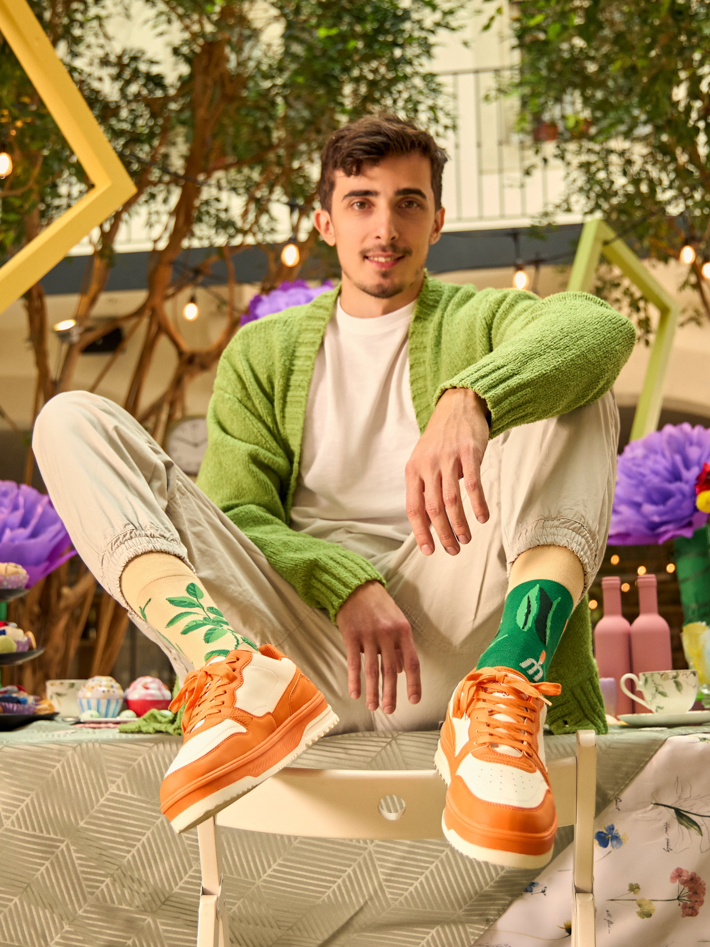 regular-socks-in-the-garden-81/815ed1cfaf3e5a0662a438a4415705cfdb819674