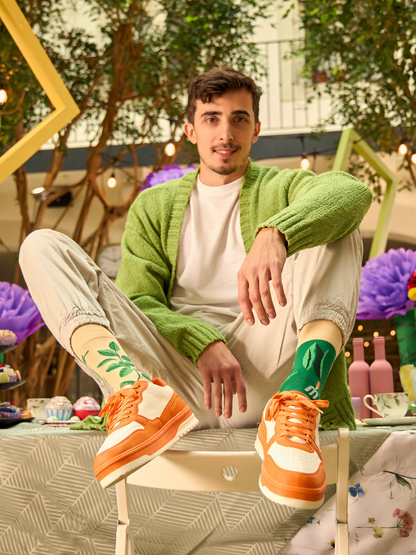 regular-socks-in-the-garden-81/815ed1cfaf3e5a0662a438a4415705cfdb819674