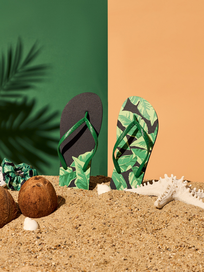 flip-flops-banana-leaves-fd/fdc602e767684a10bb405c91dec14ae5070ed38d