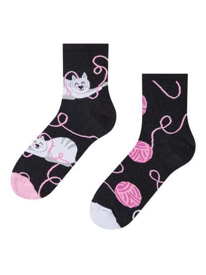 crew-socks-cat-ball-8b/8b34958ab3ca123bbeebb113090f40174ea5fcf7