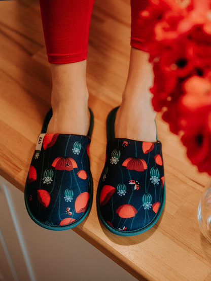 slippers-ladybugs-poppy-flowers-3a/3a0699f005b48dead4c1bb53c084da81e1a4846b