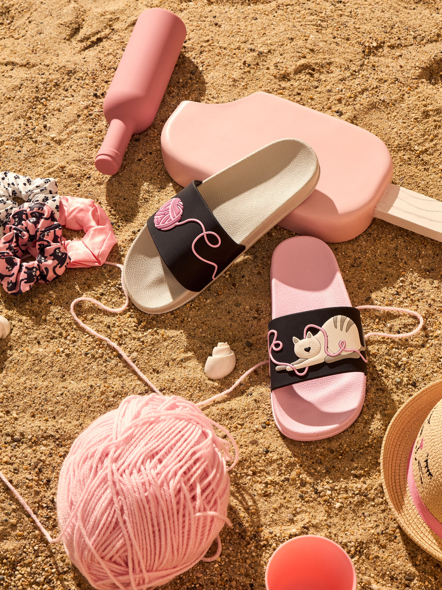 slides-cat-ball-31/31280c2d3adeaed1e5ec4573394ec7e2b8a7343b